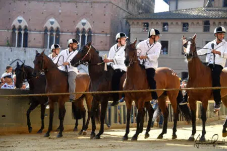 Palio di Siena 2 luglio 2022: Tratta, dalle 9 le batterie