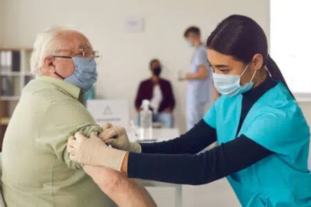 Covid-19, continua la campagna vaccinale dell’Asl Toscana sud est