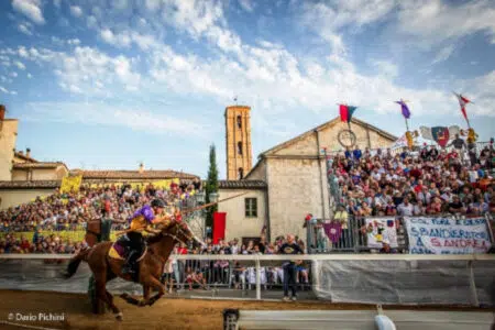 Sarteano, al via l’estate della Giostra del Saracino e delle Contrade