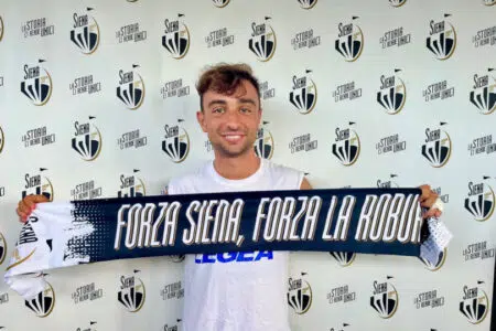 Il terzino Alessandro Raimo al Siena