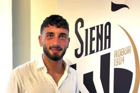 Il portiere Lorenzo Manni al Siena
