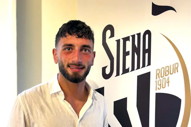 Il portiere Lorenzo Manni al Siena