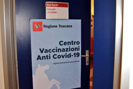 L’Aou Senese aderisce alla nuova campagna vaccinale per la quarta dose contro il Covid-19