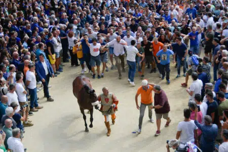Palio di Siena del 16 agosto 2022: il bilancio e il borsino delle accoppiate della prima giornata