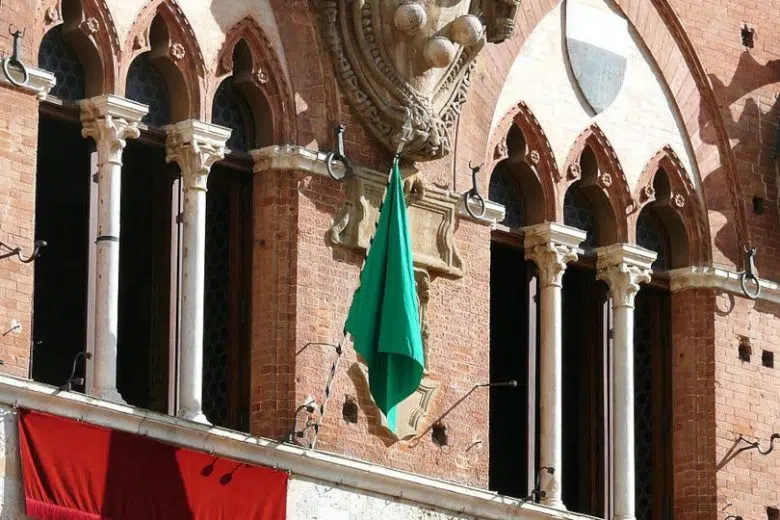 Bandiera verde Palio di Siena