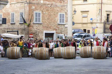 Bravìo 2022: tutto pronto per la gara delle botti di Montepulciano