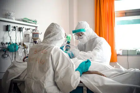 Covid, la situazione al policlinico di Siena: 38 ricoverati, 1 deceduto
