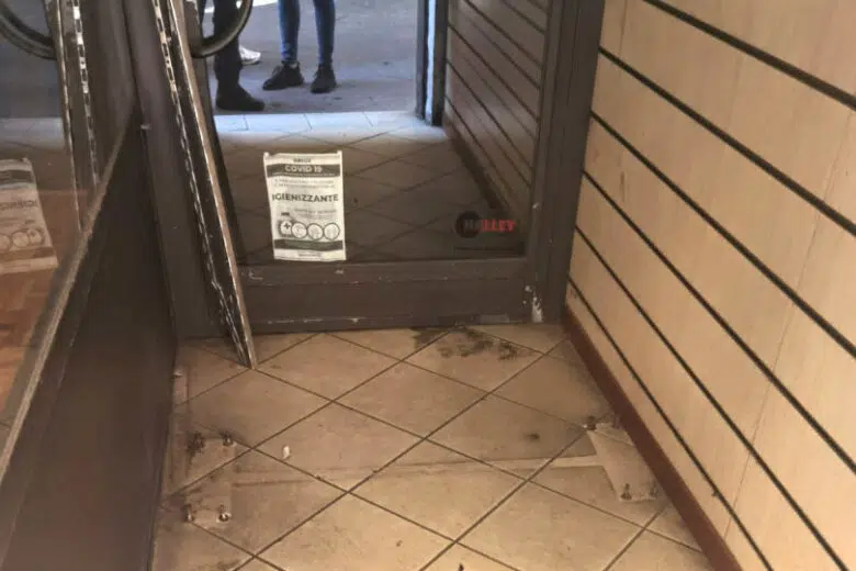 Fondi commerciali, ripuliti alcuni spazi nel centro di Siena: controlli e sanzioni dopo le verifiche di Comune e Municipale