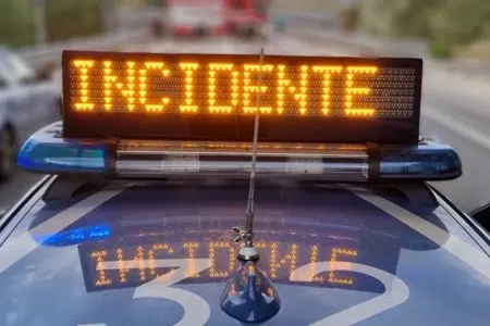 Incidente sulla Siena-Firenze, 4 feriti e lunghe code Segnale "incidente" su auto della Polizia