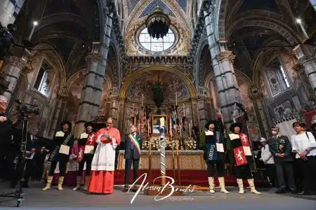 Siena, l’Offerta dei Ceri e dei Censi – FOTO