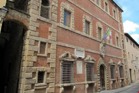 Colle di Val d’Elsa, in Consiglio comunale votazione su revoca cittadinanza onoraria a Benito Mussolini