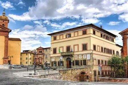 Il Comune di Sinalunga riduce ulteriormente le tariffe della Tari Piazza Garibaldi a Sinalunga