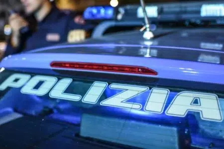 Professionista del biliardo evade dagli arresti domiciliari per partecipare ad un torneo: arrestato dalla Polizia a Colle Auto della Polizia