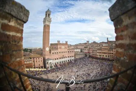 Palio di Siena dell’Assunta del 2022, la DIRETTA VIDEO da Piazza del Campo