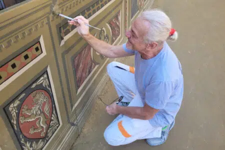 Collaborazione fra Comune di Siena e Scuola Edile per il restauro pannelli del palco di Palazzo Berlinghieri