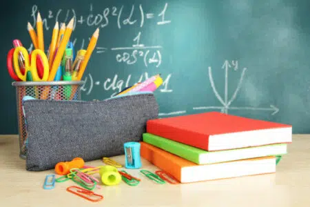 Toscana, “Pacchetto scuola”: domande ai Comuni entro il 22 settembre Scuola: libri, cancelleria, lavagna
