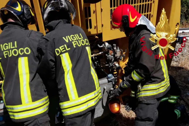 Mezzo ferroviario si ribalta a Rapolano Terme, due feriti