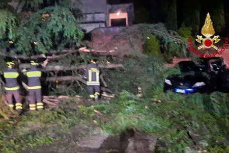 Maltempo, numerosi interventi nella notte da parte dei Vigili del Fuoco