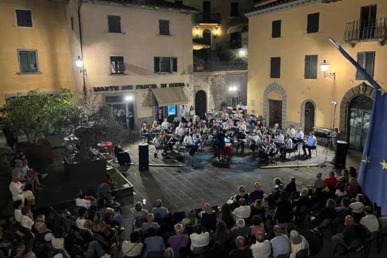 Gaiole in Chianti: successo del Festival ZÁZARAZÀZ