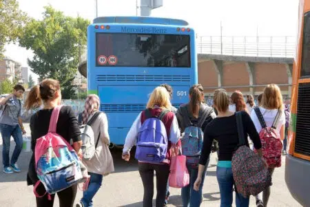 Bus scolastici: da lunedì 5 ottobre variazioni in sintonia con gli orari delle scuole Studenti, bus