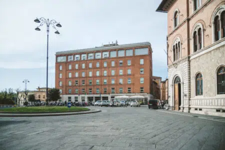 Il mercato del lavoro in provincia di Siena: analisi dei flussi occupazionali e tendenze per i prossimi mesi Camera di Commercio di Siena