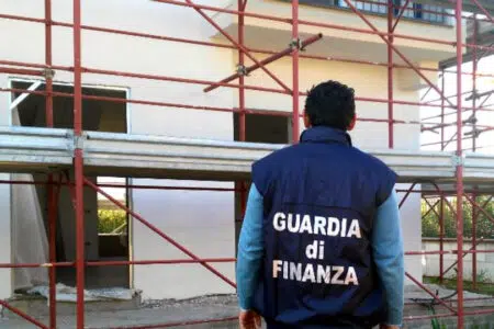 Lavoratori in nero in cantiere edili scoperti dalla Guardia di Finanza di Siena