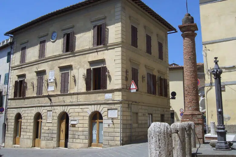Castelnuovo: aperte nuove richieste del contributo affitto Palazzo comunale di Castelnuovo Berardenga