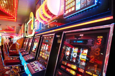 Uso di sostanze e gioco d’azzardo: firmata la convenzione tra Regione Toscana, Asl e Ceart