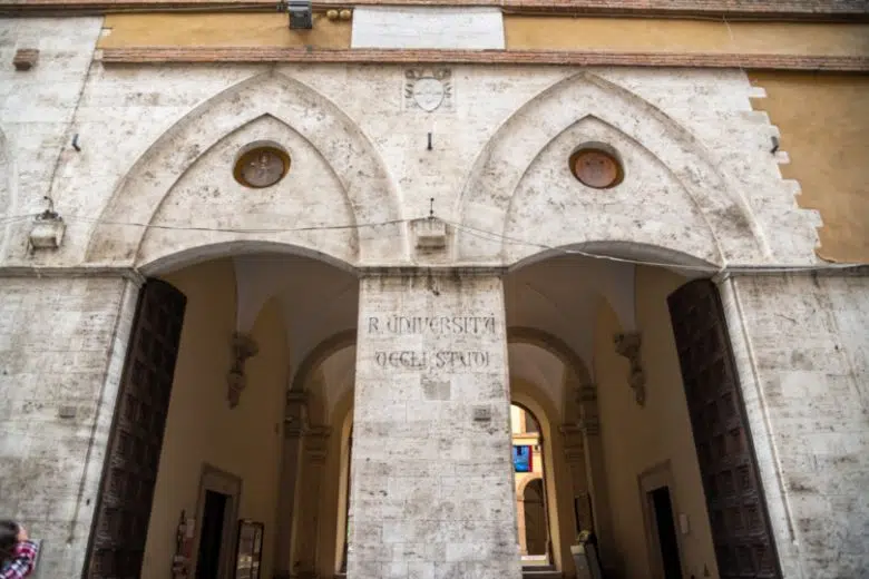 Le Università di Siena ricordano Giulio Regeni a dieci anni dalla scomparsa Università di Siena, palazzo del Rettorato