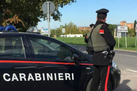 Detenzione ai fini di spaccio di stupefacenti: 25enne arrestato a Colle Carabinieri Colle di Val d'Elsa, auto posto di blocco