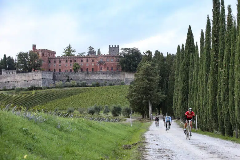 Nella XXV edizione de L’Eroica oltre 8.000 ciclisti al via