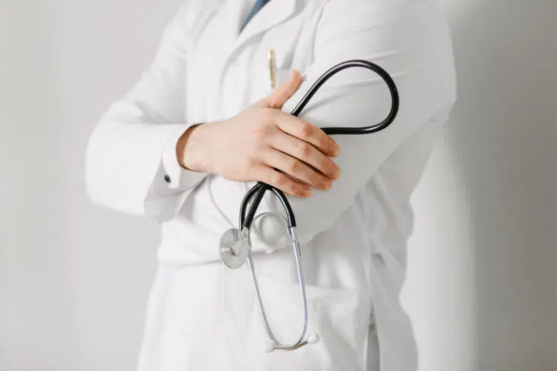 Dal 15 maggio medici di medicina generale al distretto di Sinalunga Medico con stefoscopio