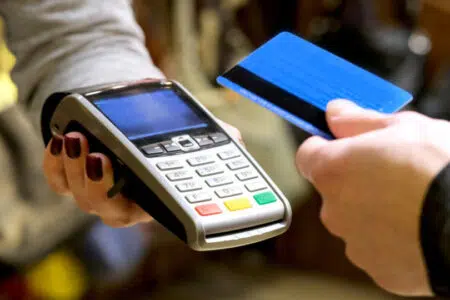 Pagamenti bancomat, commissioni bancarie ritenute troppo onerose sui valori bollati