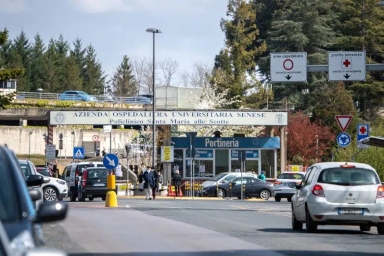 CGIL, CISL, UIL su policlinico Le Scotte: “A rischio lo sviluppo del masterplan e l’utilizzo dei fondi del PNRR” Ingresso policlinico Santa Maria alle Scotte di Siena (Aou Senese)