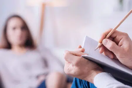 Sostegno psicologico in Toscana, rifinanziato il servizio per Asl, Aou e Ispro Psicologo, psicoterapeuta visita paziente