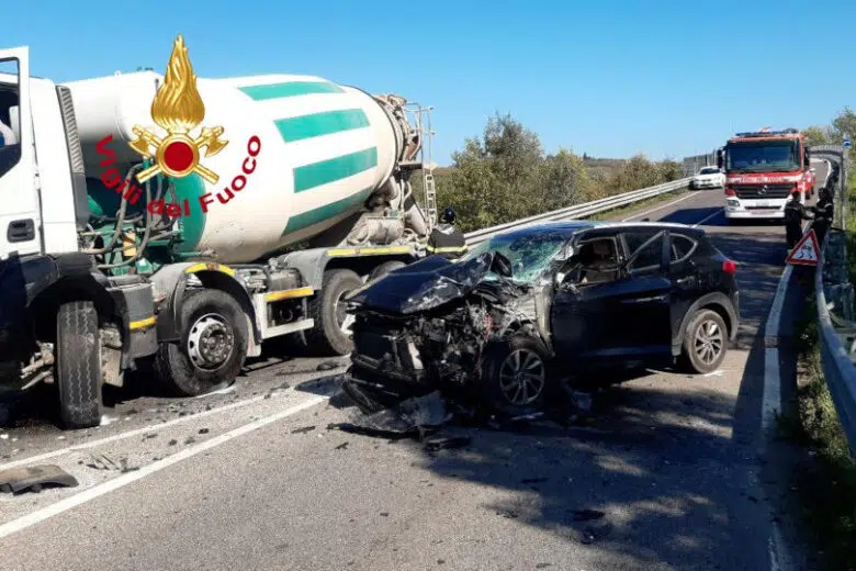 Incidente tra auto e betoniera: 49enne in gravi condizioni trasportato con il Pegaso alle Scotte