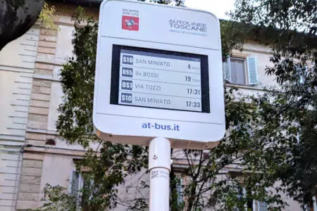 Autolinee Toscane, installate 24 nuove paline elettroniche sul territorio provinciale di Siena Autolinee Toscane palina intelligente