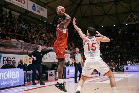 Basket A2, Chiusi cede solo nel finale: con Pistoia al PalaCarrara è 63-47