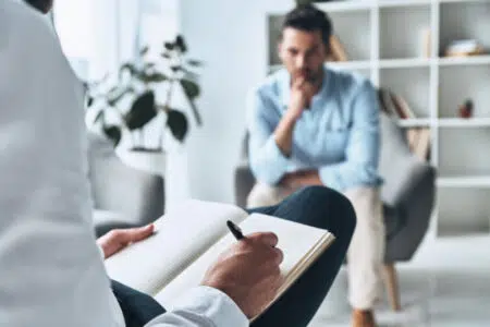 Prosegue per un altro anno la sperimentazione dello psicologo di base Psicologo, paziente uomo