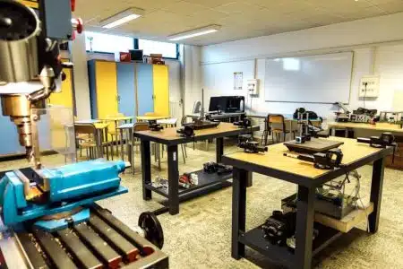 Azione Valdelsa: “Il lavoro per i giovani parte da una maggiore connessione tra scuola, imprese e istituzioni”