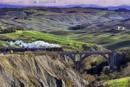 Dal Consiglio regionale sì al progetto di paesaggio “Ferro-ciclovie della Val d’Orcia, dei Colli e delle Crete senesi”