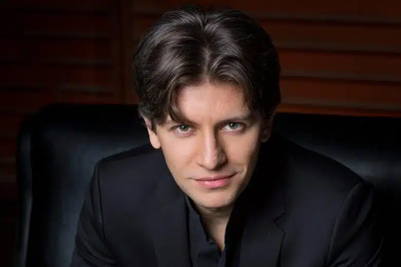 Al Politeama il Concerto di Natale dell’ORT con Daniele Rustioni sul podio e la violinista Francesca Dego