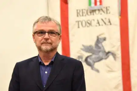 Toscana, piano sociosanitario integrato per accrescere risposta a bisogni salute Simone Bezzini, gonfalone Regione Toscana