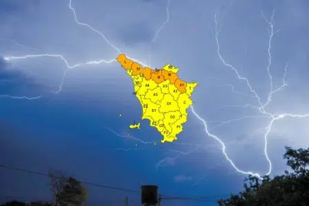 Pioggia e temporali: codice arancione fino a venerdì nel nord della Toscana