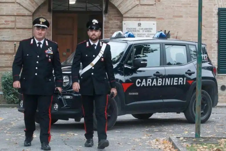 Due giovani aggrediti all’uscita da una discoteca: sei denunciati dai Carabinieri
