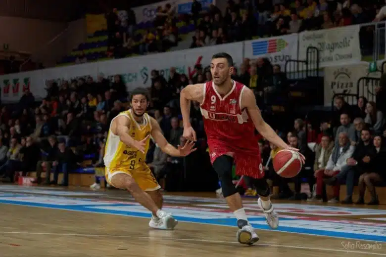 Basket A2, Chiusi vince a fil di sirena a Cividale