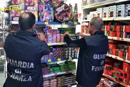 Capodanno sicuro: la GdF sequestra 1.700 articoli pirotecnici non sicuri