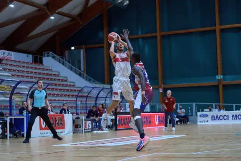 Basket A2, l’Umana San Giobbe Chiusi vince a Mantova una gara tiratissima