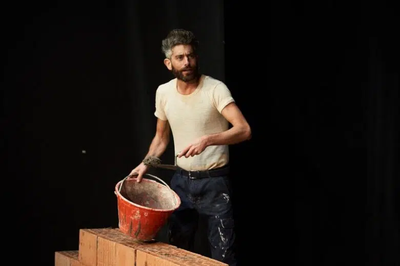 Ance Siena arriva al Teatro dei Rozzi con la commedia ‘Muratori’ del Teatrino dei Fondi