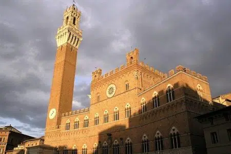 Nomina Giunta, il Comune di Siena procede con la surroga dei consiglieri comunali Palazzo Pubblico, sede del Comune di Siena